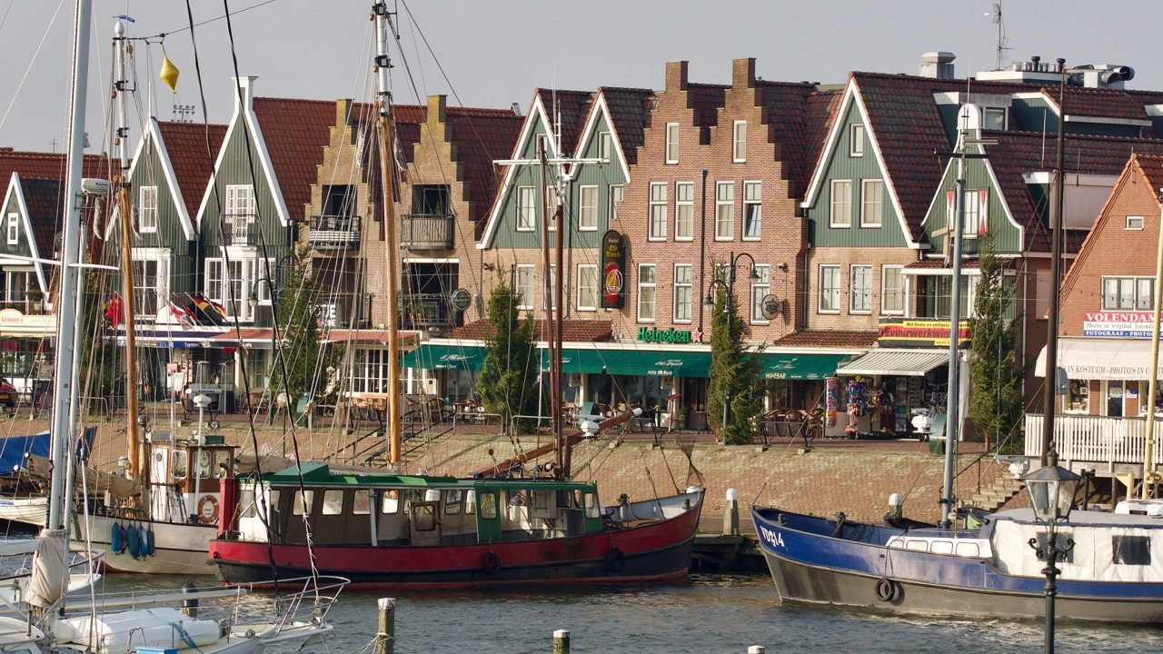 Experience Waterland Volendam dike